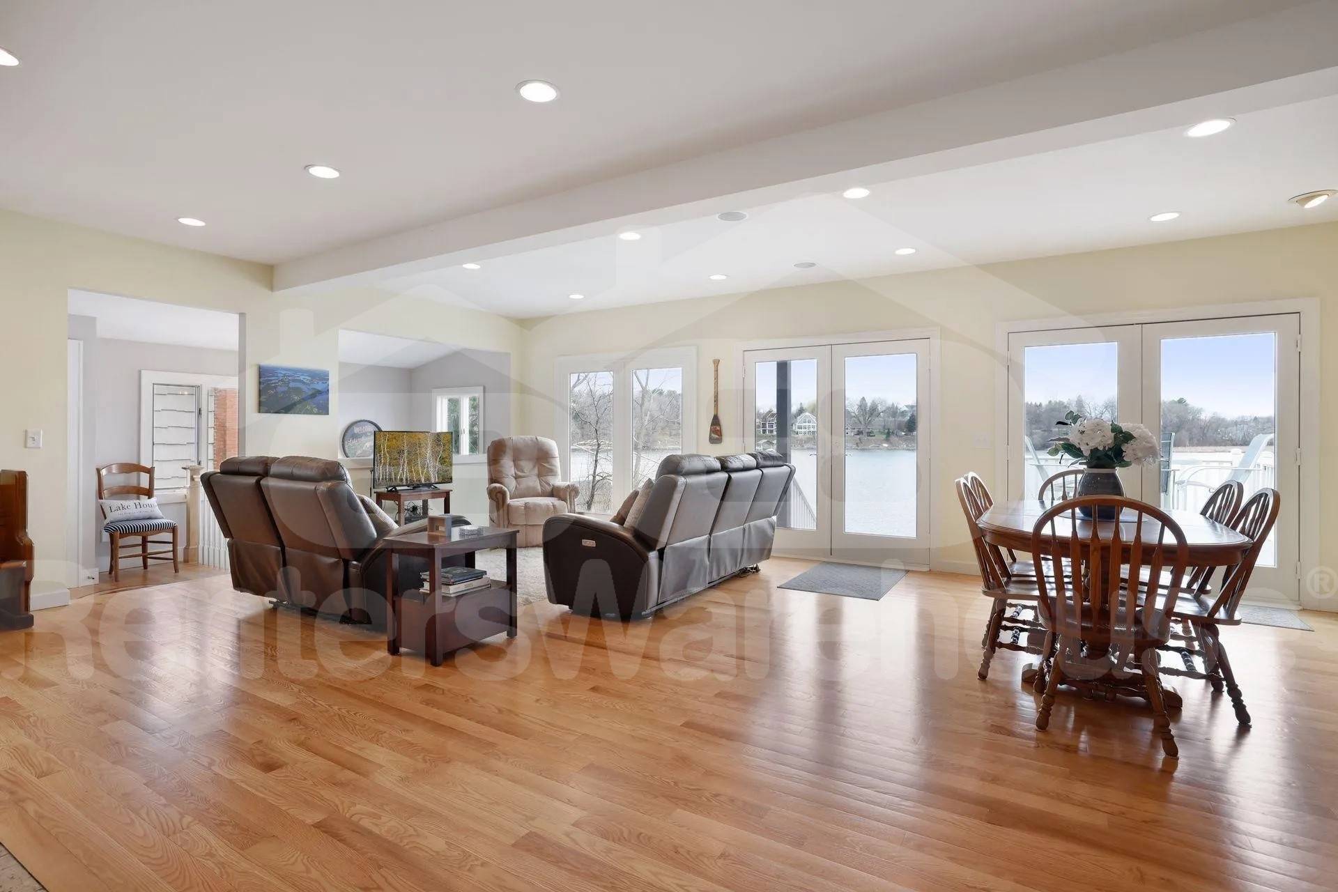 Building Photo - 605 Park Ln