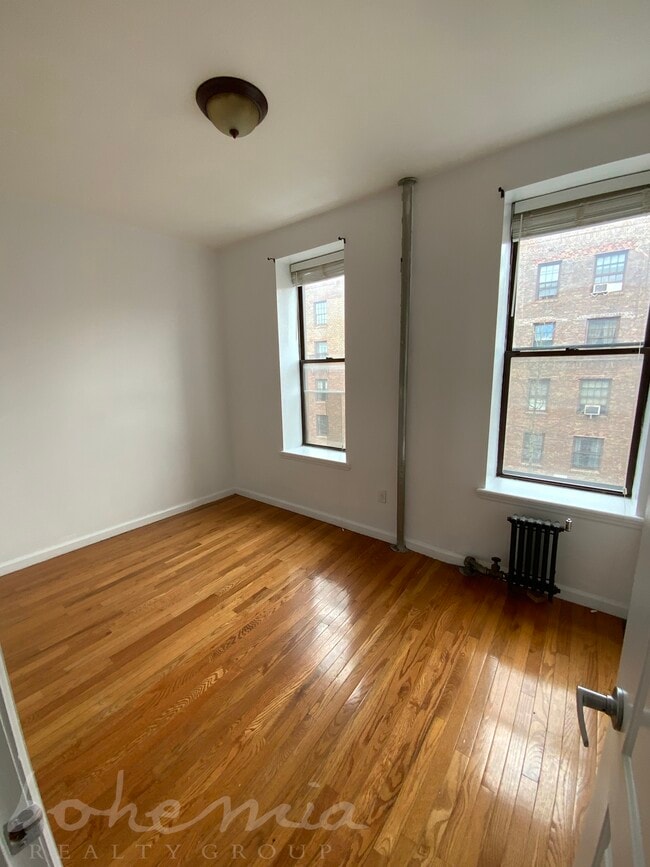 Building Photo - 277 W 150th St