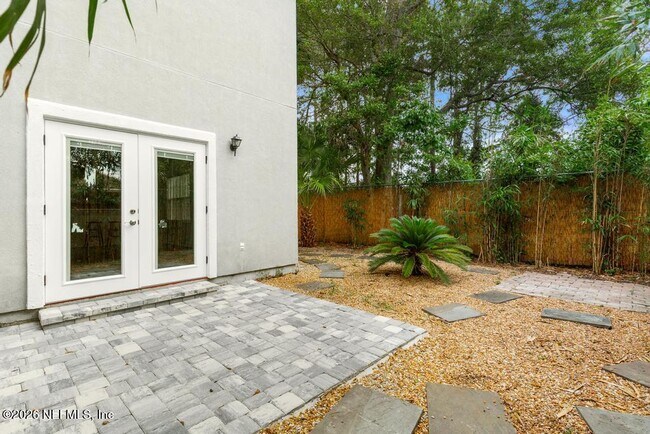 Building Photo - 66 W 14th St