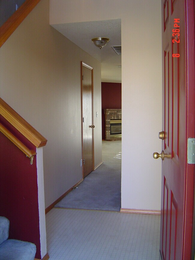 Building Photo - 3935 SW Pinewood Way