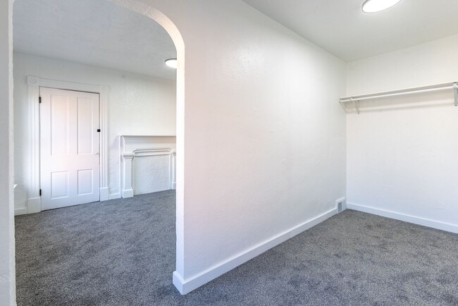 Building Photo - Available April 2026 - COMPLETELY RENOVATED 2 Bedroom Home