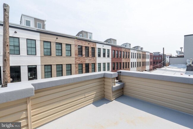 Building Photo - WOW brand new with Deck