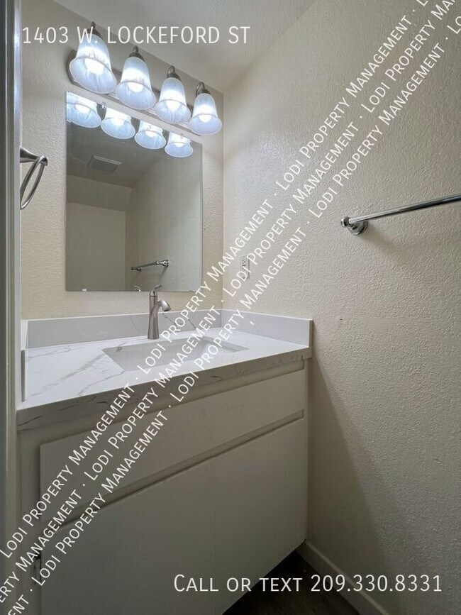 Building Photo - 1403 W Lockeford St