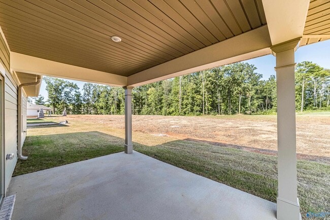 Building Photo - 14976 Greenleaf Dr