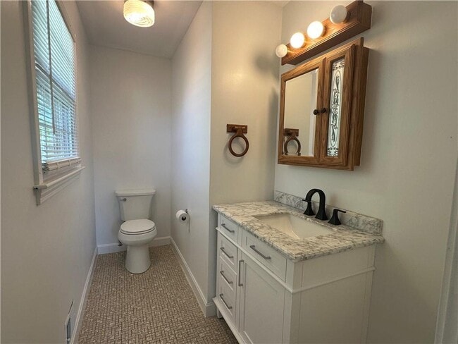 Building Photo - 11 Pocono Rd