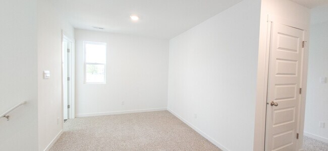 Building Photo - 108 Cressmoor Blvd