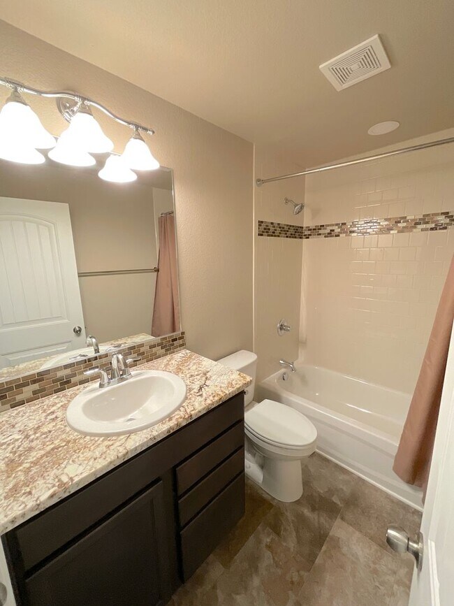 Building Photo - 4 Bedroom Home Available Near Marksheffel ...