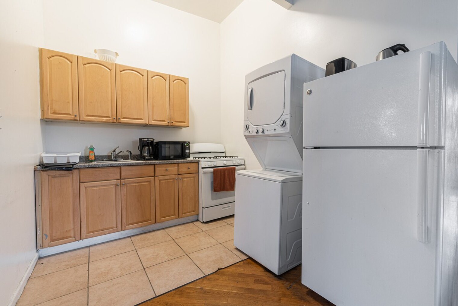 Building Photo - 2257 1st Ave