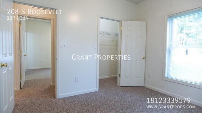 Building Photo - 208 S Roosevelt St
