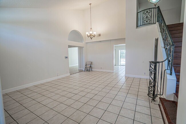 Building Photo - 27727 Spandau Dr