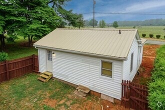 Building Photo - One Bedroom Private Residence