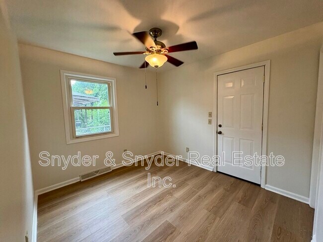 Building Photo - 1173 Dayton St