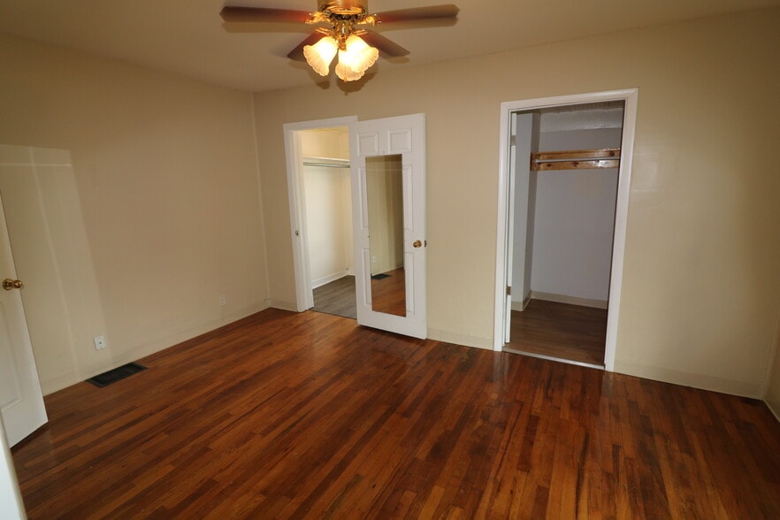 Building Photo - 1626 Summit Ln