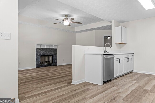 Building Photo - 1091 Creek Point Dr