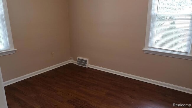 Building Photo - 1261 Pearson St