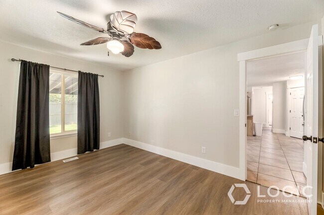 Building Photo - Single Family Home in a Great Location.