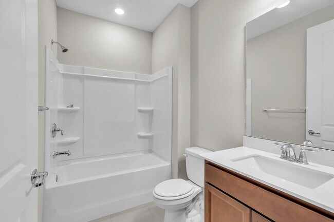 Building Photo - New construction 4/3 on cul-de-sac in cove...