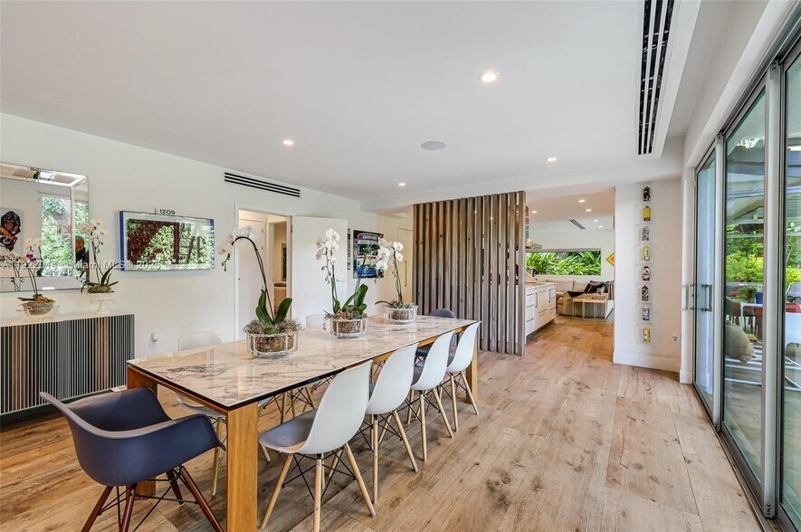 Building Photo - 280 SW 20th Rd