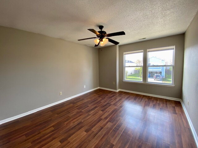 Building Photo - Stunning 3 Bedroom/3 Bath Home in Noblesville