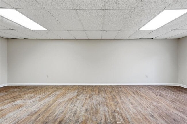 Building Photo - 181 N Springs Dr