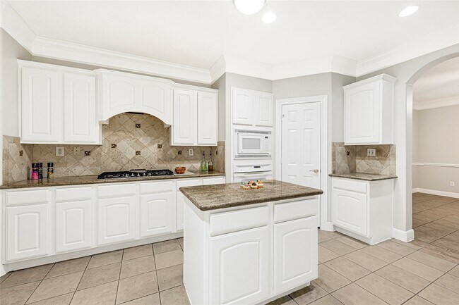 Building Photo - 8619 Arranmore Ln