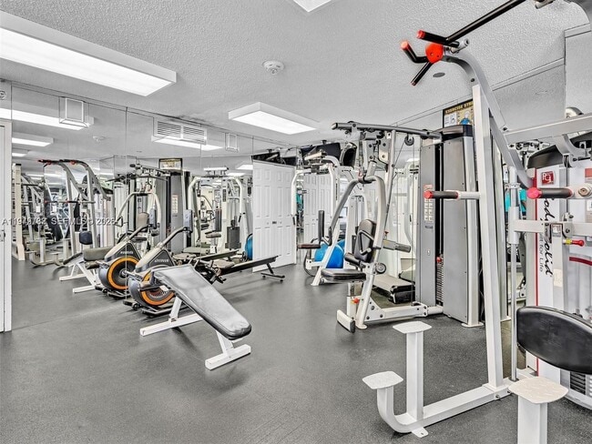 Building Photo - 3530 Mystic Pointe Dr