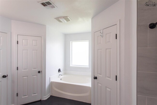 Building Photo - 6051 Laci Ln