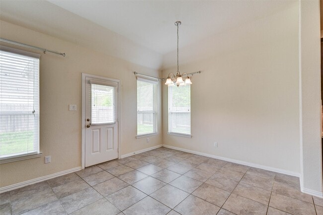 Building Photo - 84 Linnwood Dr