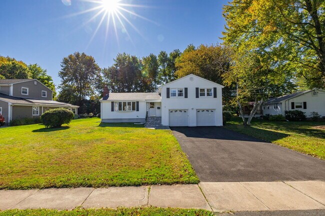 Building Photo - 99 Fuller Dr