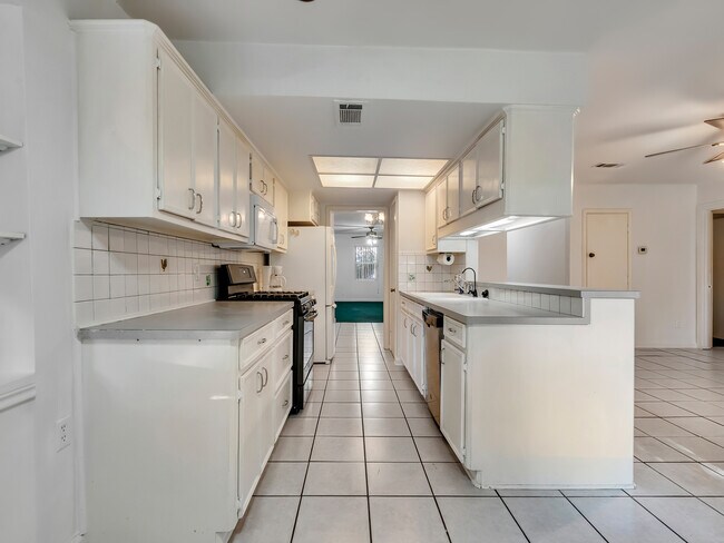 Building Photo - 15443 W Willowwind Cir