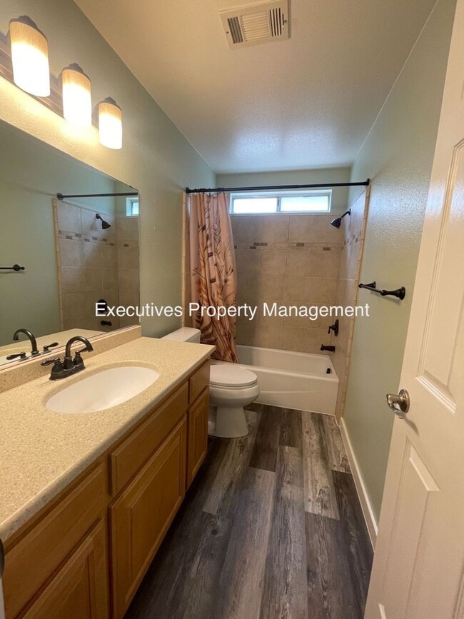 Building Photo - 3440 Nonpareil Dr