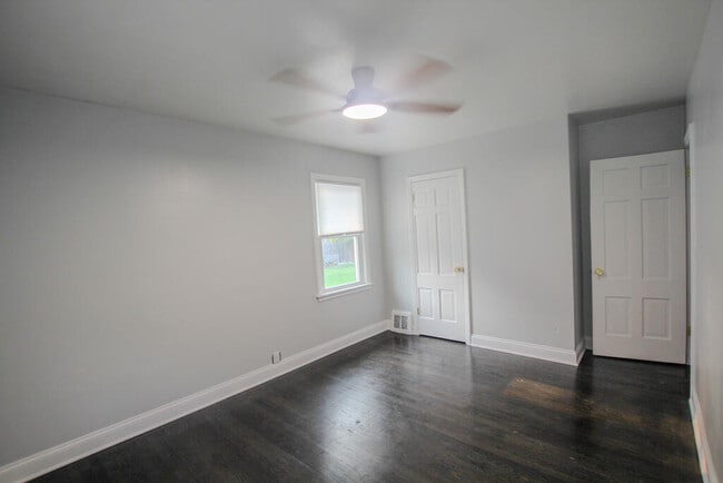 Building Photo - 5017 N Bay Ridge Ave