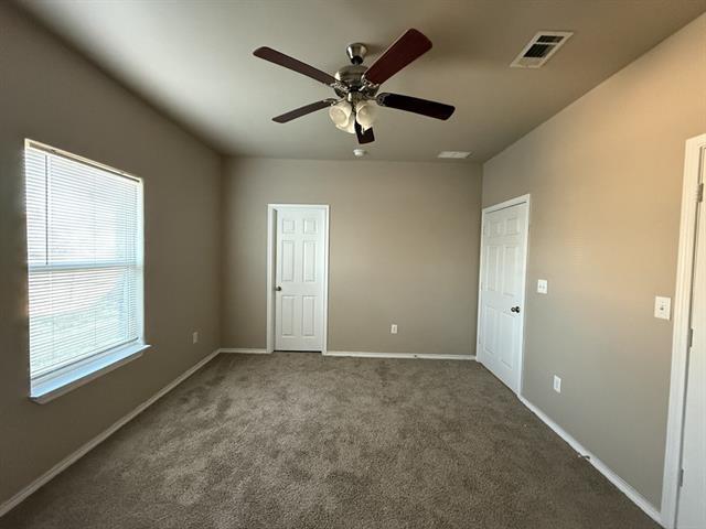 Building Photo - 704 E College St