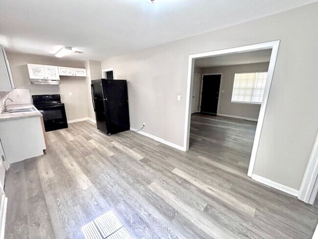 Building Photo - 3218 Teton Dr NW
