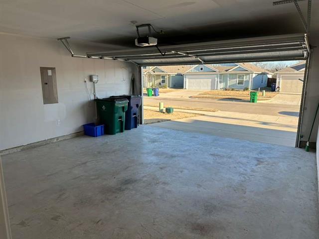 Building Photo - 1790 Courage Crk