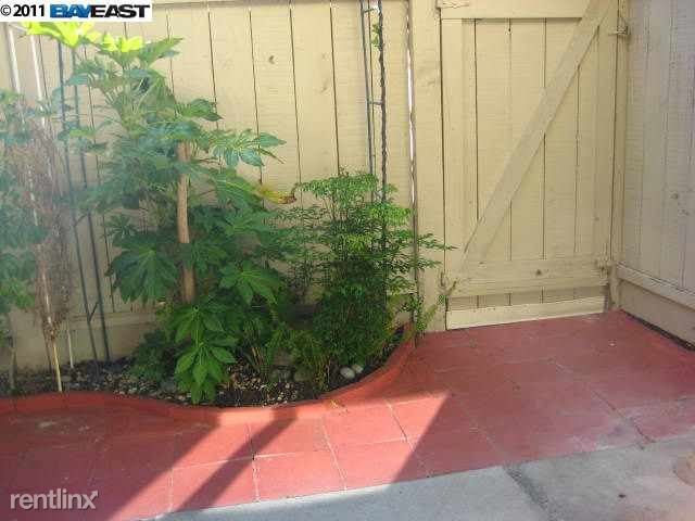 Building Photo - 6047 Joaquin Murieta Ave