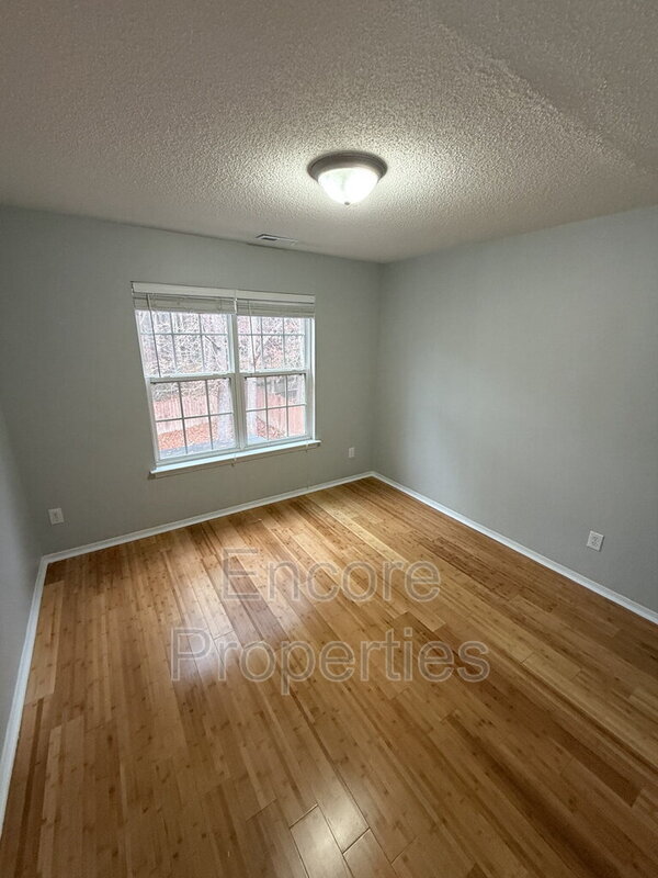 Building Photo - 6225 Saybrooke Dr