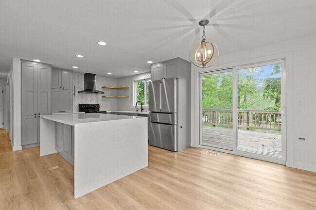 Building Photo - 4Bd Bothell Home!