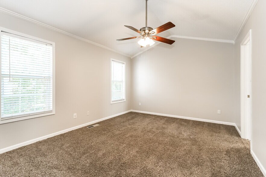 Building Photo - 3848 Sunview Dr NW