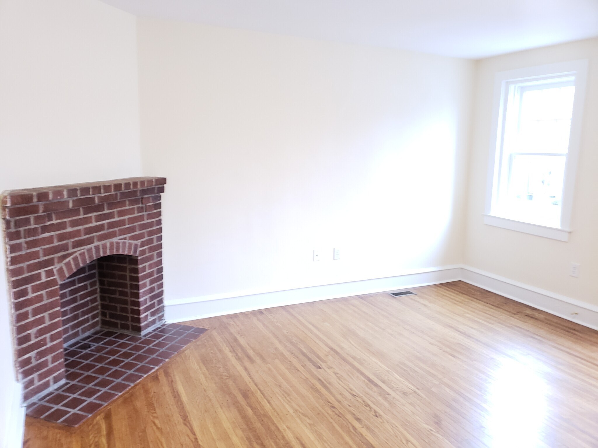 Building Photo - 8026 Germantown Ave