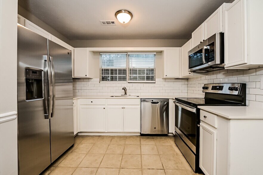 Building Photo - 1325 Carney Ct
