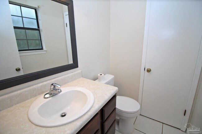 Building Photo - 8113 Stonebrook Dr