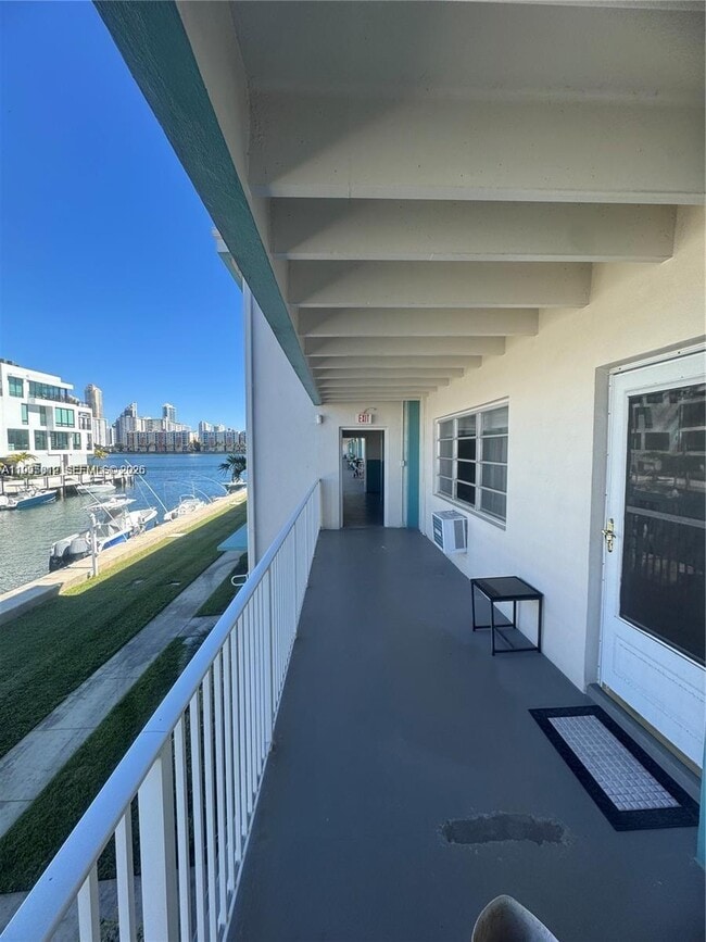 Building Photo - 3923 NE 166th St