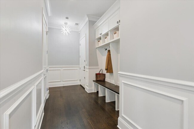 Building Photo - 4802 N Bell Ave