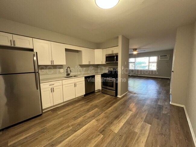 Building Photo - 312 N Warwick Ave