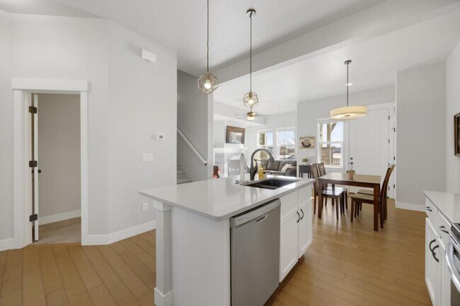 Building Photo - 2411 Trio Falls Dr