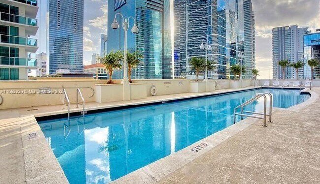 Building Photo - 1200 Brickell Bay Dr