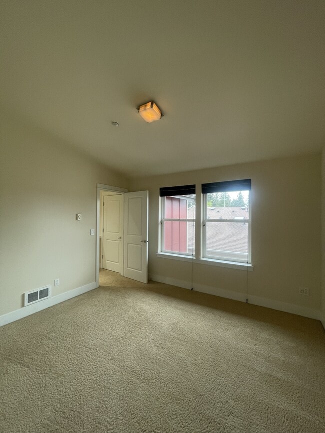 Building Photo - 834 N 145th Ln