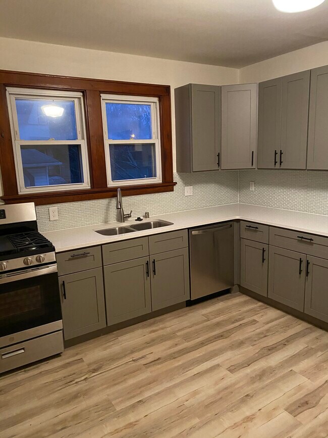 Kitchen - 2240 E Vollmer Ave