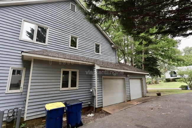 Building Photo - 11418 Hardwood Dr